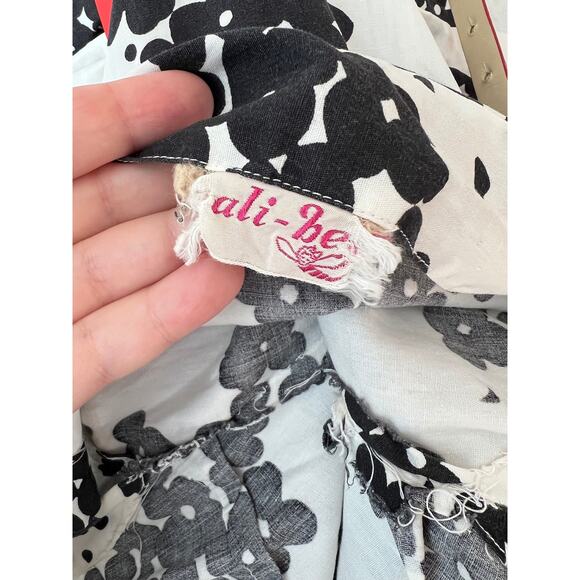 SIZE M/L 1950s Black & White Floral Dress - Cotton, Fit and Flare, Retro - Picture 7 of 8